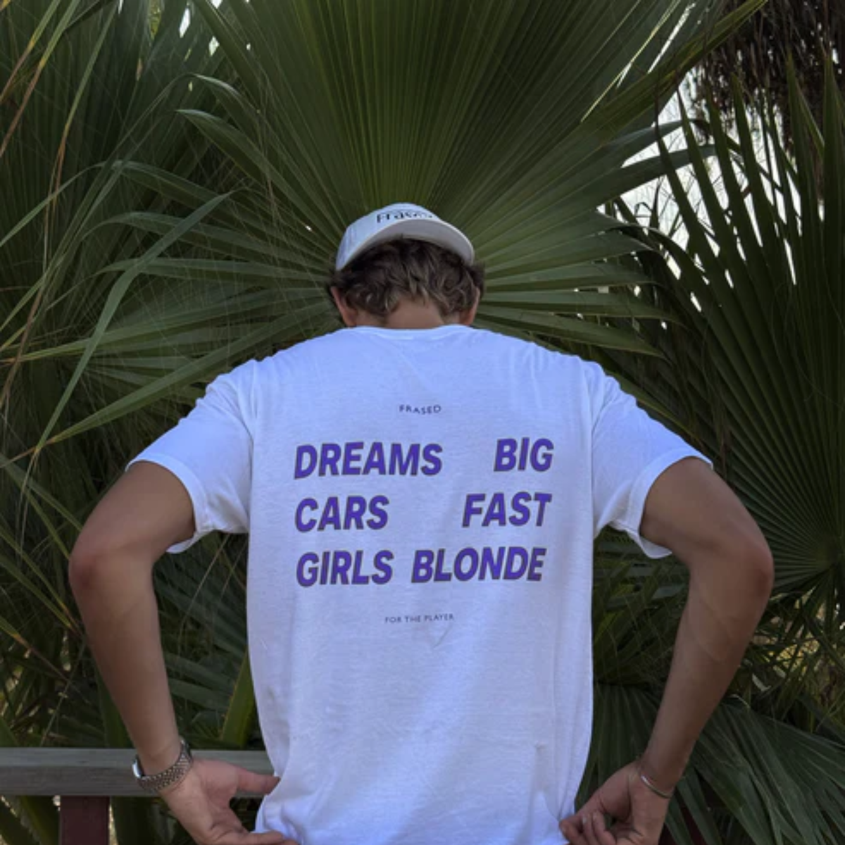 Camiseta "Dreams Big, Cars Fast, Girls Blonde"