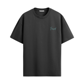 Camiseta "Never Trust a Girl Behind the DJ Booth"